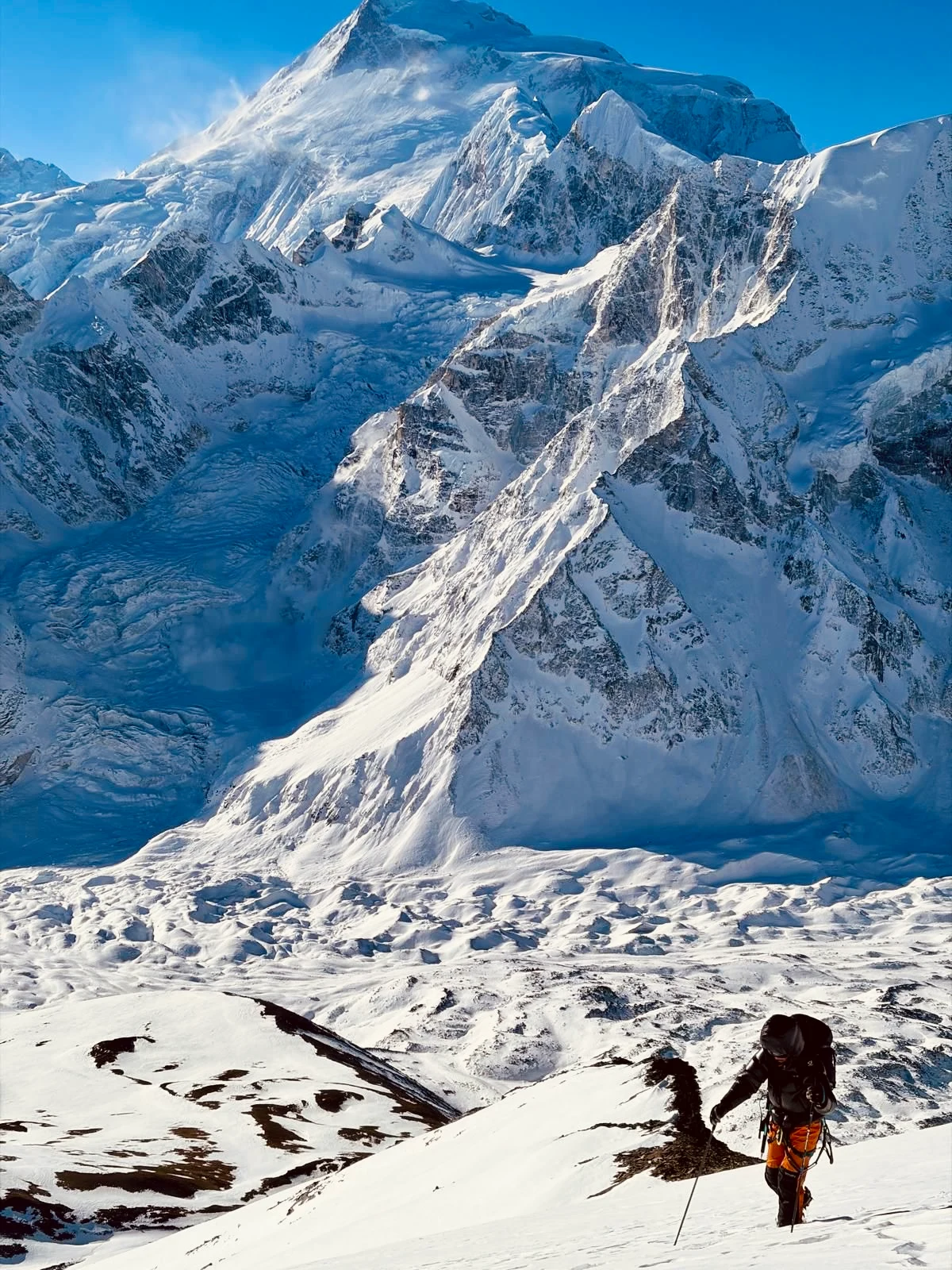 Himalayan Expeditions in Nepal: A Complete Guide to Trekking, Peaks, and High-Altitude Adventures